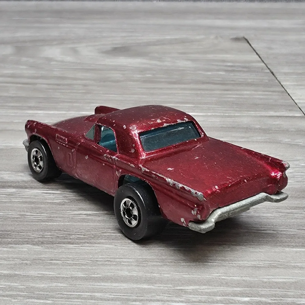 Hot Wheels 1981 - '57 T-Bird red - Malaysia